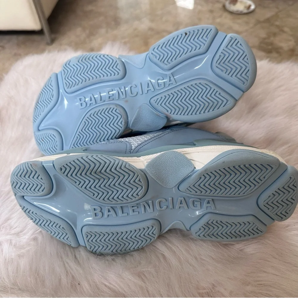 Balenciaga Triple S - Picture 4 of 11